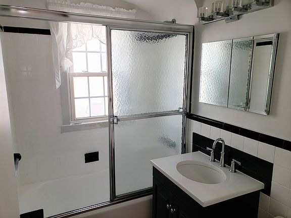 1st Floor Bathroom