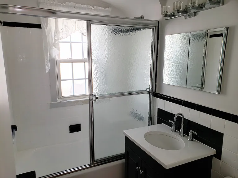 1st Floor Bathroom