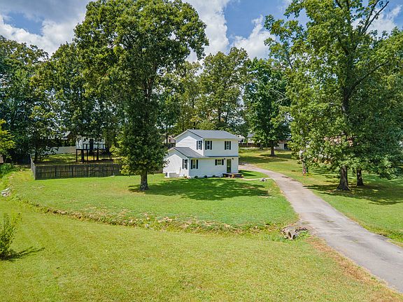 3rd image of 521 Parkway Rd
