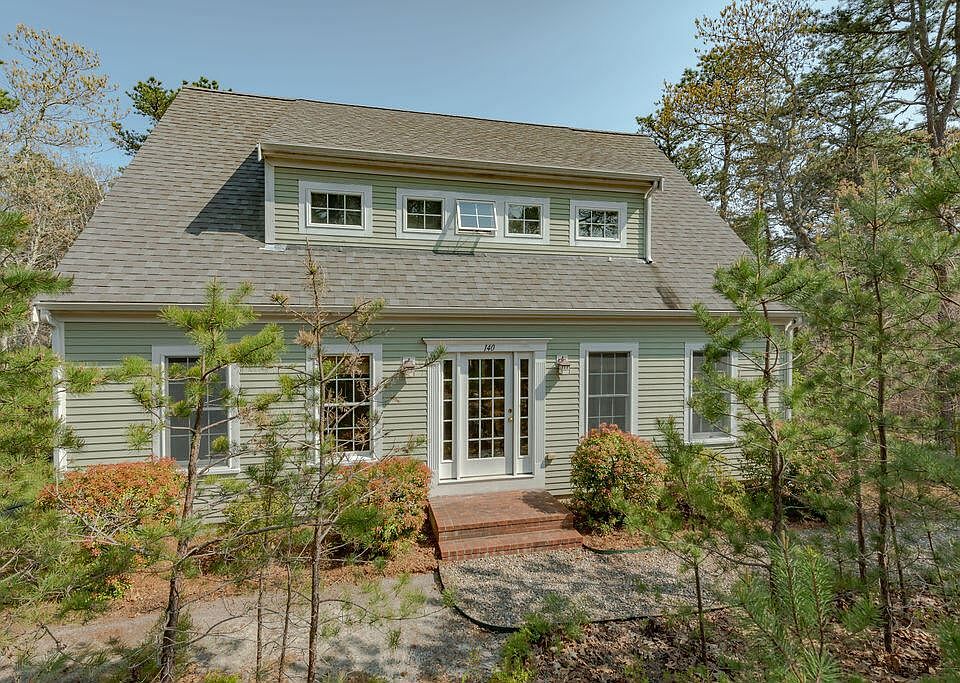 1st image of 140 Mayflower Dr