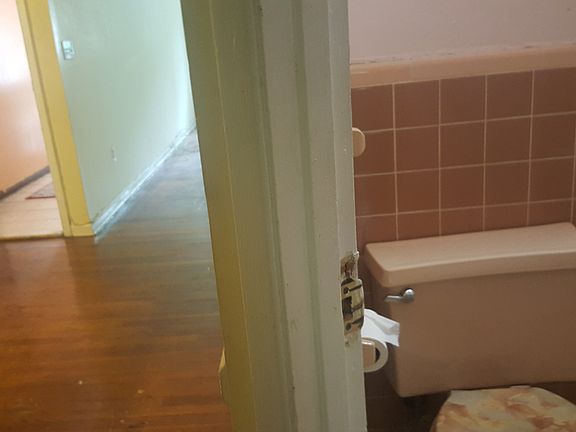 4th image of 3580 Laconia Ave #2