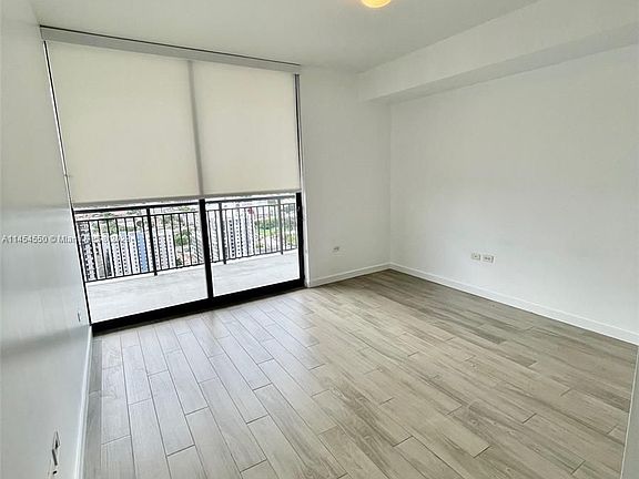 4th image of 999 SW 1st Ave APT 2709