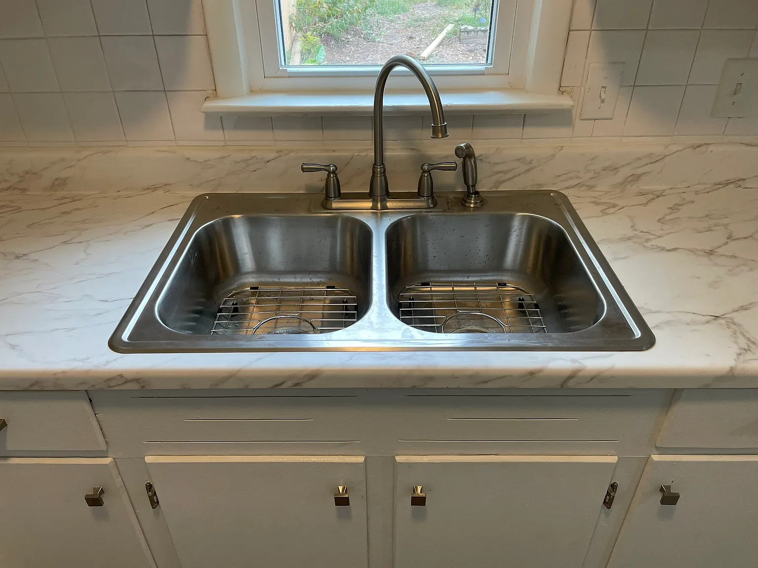 2 bed, 950 sqft, $1,900 — Photo 4