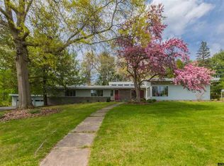 10 Pershing Rd, Amsterdam, NY 12010