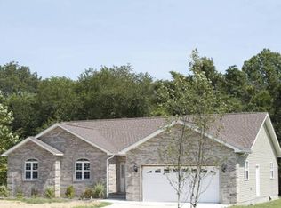 40 Lookout Point, Murphysboro, IL 62966