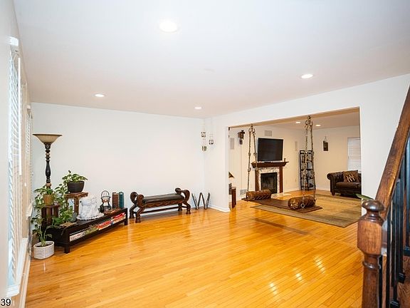 5th image of 54 Campbell Rd