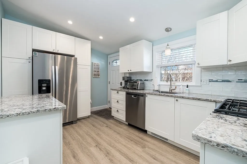 2 bed, 1.0 bath, 840 sqft, $2,800 — Photo 4