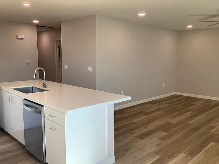 7455 Baltic St — Photo 5