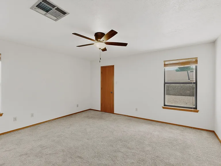 711 Windmill Dr — Photo 30