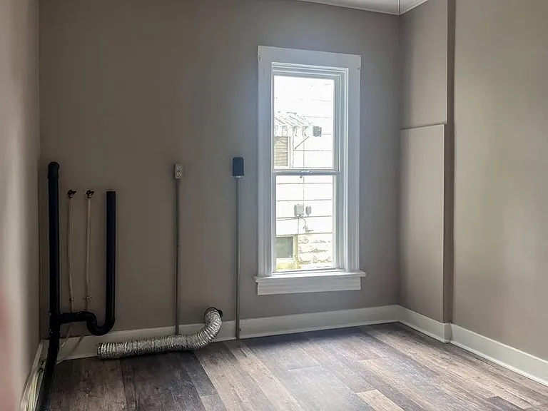 7 Earl Ave #7 — Photo 5