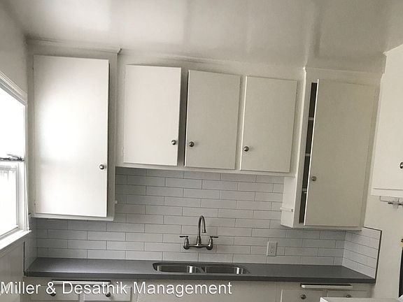 4th image of 2019 Oak St APT B