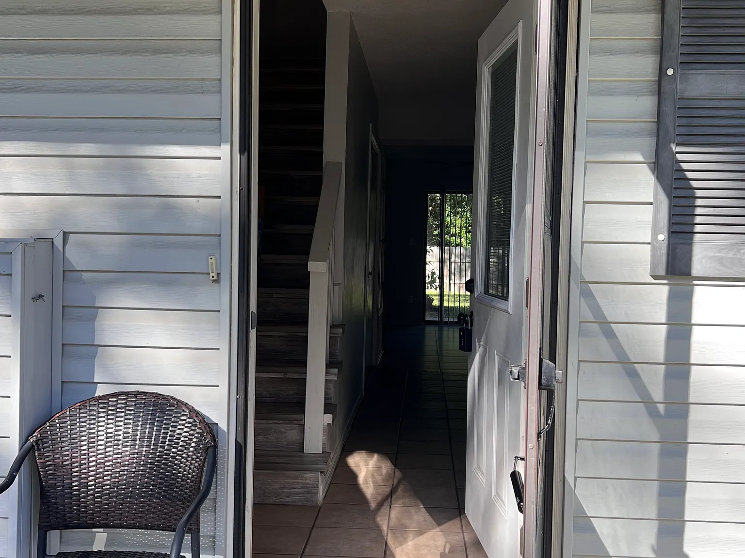 2 bed, 1.5 bath, 1024 sqft, $1,400 — Photo 2
