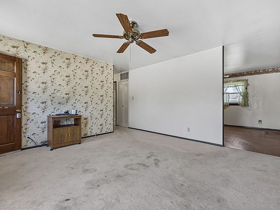 5th image of 315 E Schaumburg Rd