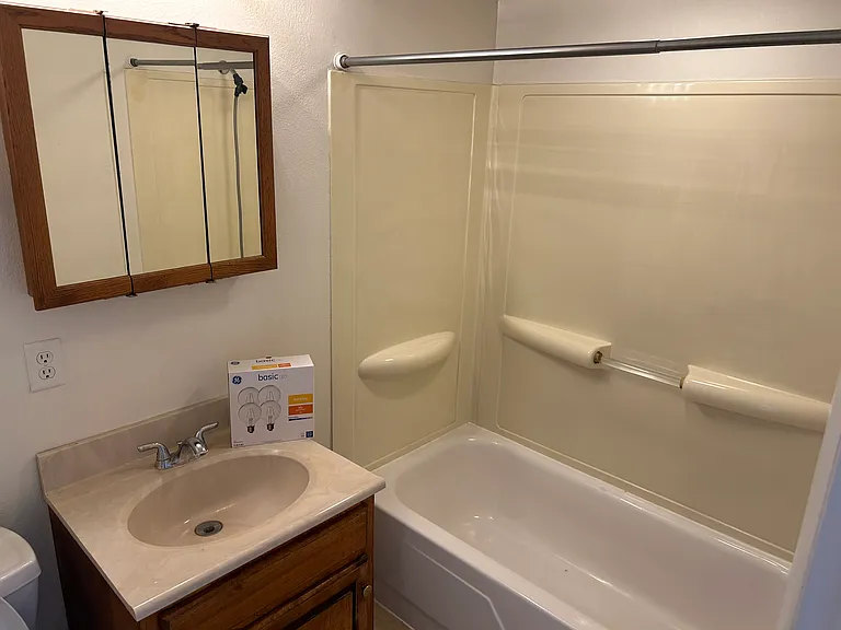 154 Linden St #5 — Photo 8