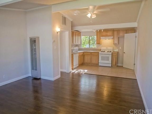 3rd image of 8529 Matilija Ave