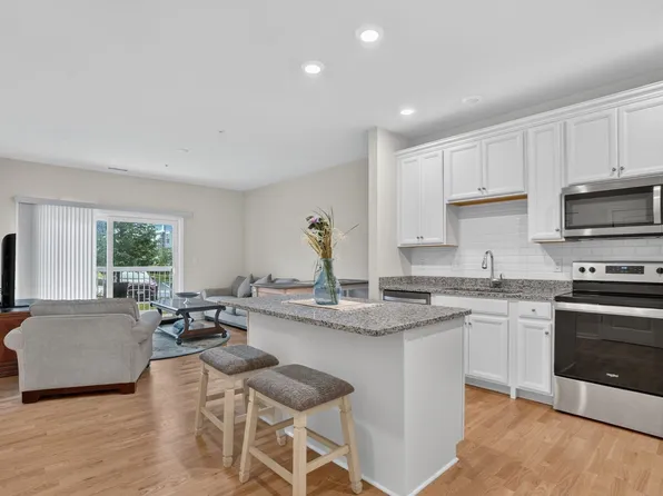 240 Martins Lndg Unit 102, North Reading, MA 01864