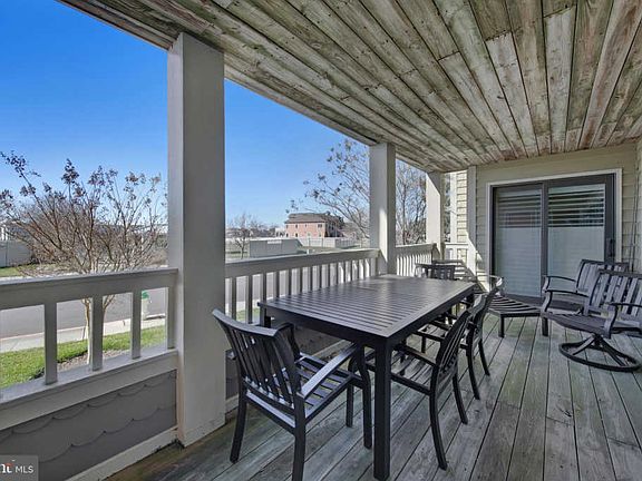 2nd image of 208 N Heron Dr #20817E