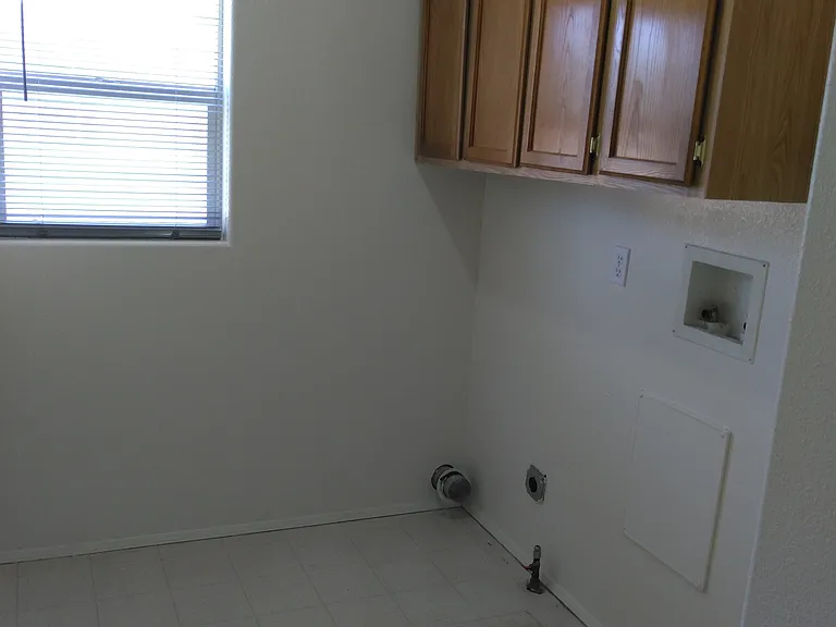 446 W 240 N — Photo 12