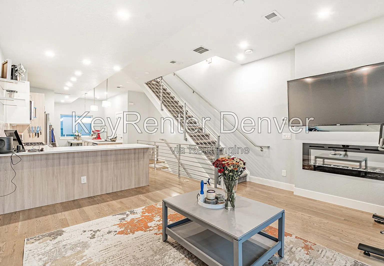 3 bed, 2.0 bath, 1500 sqft, $3,000 — Photo 4
