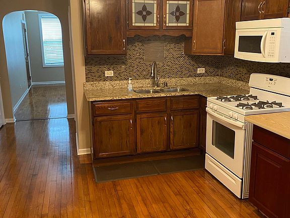 4th image of 2442 N Linder Ave #1