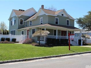33 Franklin St, Riverhead, NY 11901