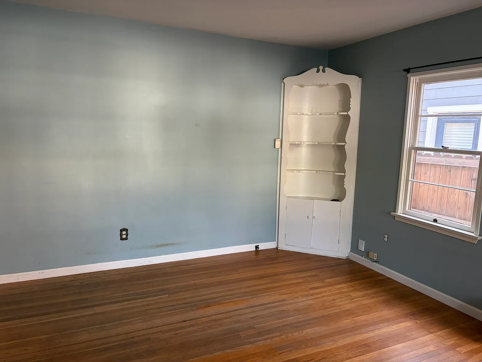 1 bed, 950 sqft, $2,300 — Photo 3