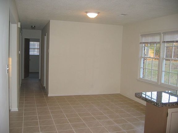 Ceramic tile kit, dining
