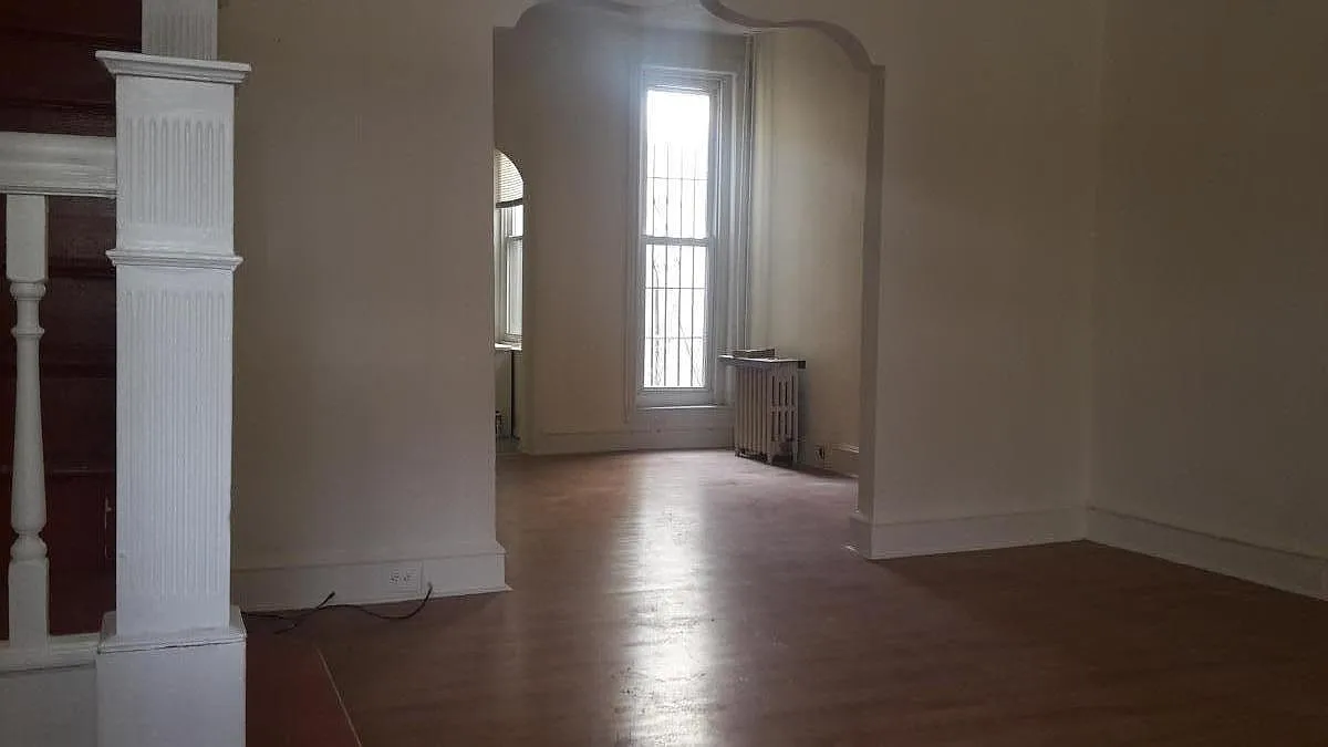3 bed, 1200 sqft, $1,400 — Photo 1