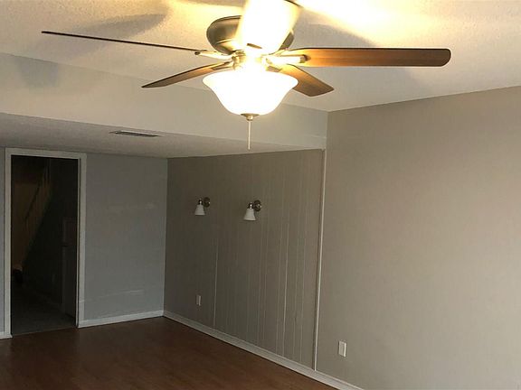 5th image of 2101 Langley Ave