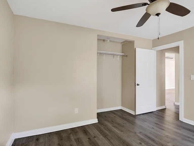 2520 N Hickory St — Photo 25