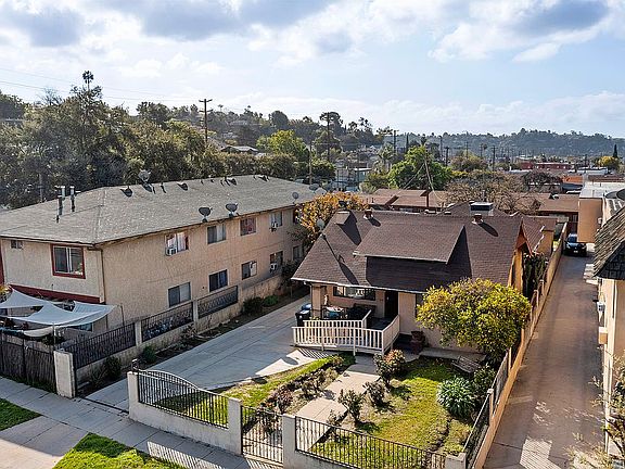 3rd image of 6092 La Prada St