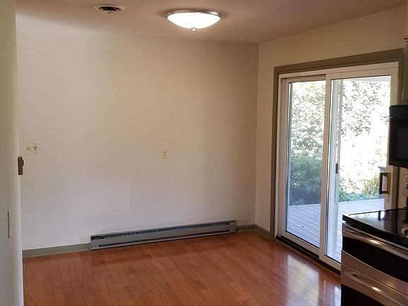 Kitchen/ Dining area