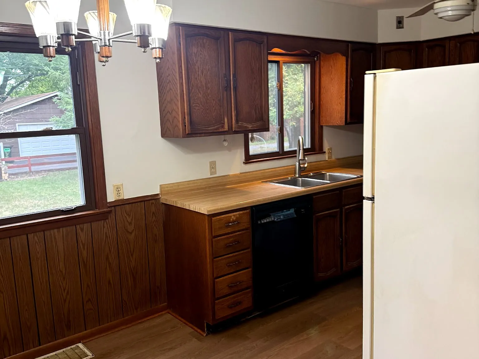 3 bed, 1093 sqft, $2,200 — Photo 2
