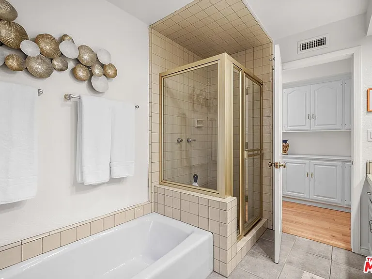 4244 Avenida De La Encinal — Photo 28