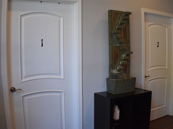 4th image of 840 Lovers Ln