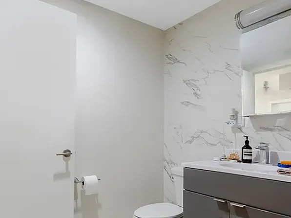 27-05 41st Avenue image 4 of 9