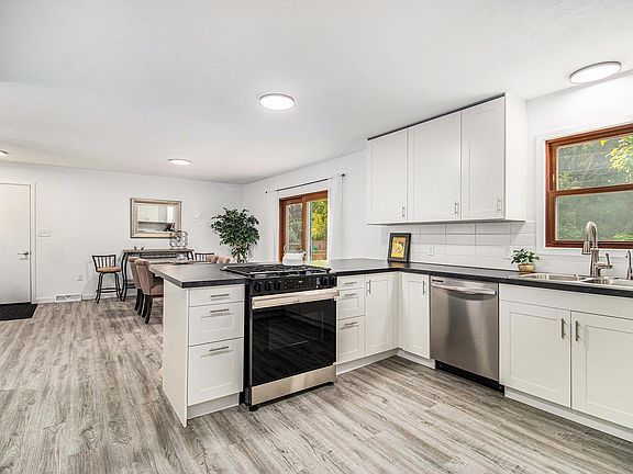 4th image of 28830 Country Ln