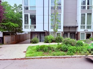 207 16th Ave #A, Seattle, WA 98122