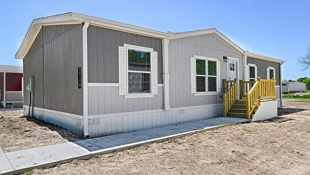 120 FM1504 — Photo 1