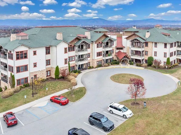 5460 The Peaks Dr, Roanoke, VA 24018