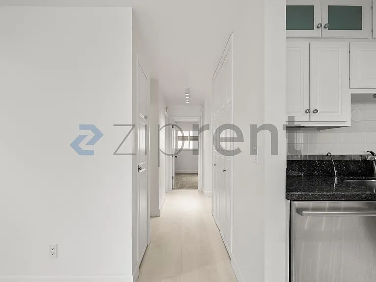 2501 Canterbury Ln E #222 — Photo 8