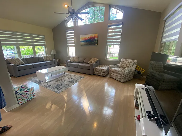 5628 Versailles Ave — Photo 21