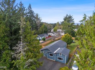 665 SE Indian Trail Ave, Depoe Bay, OR 97341