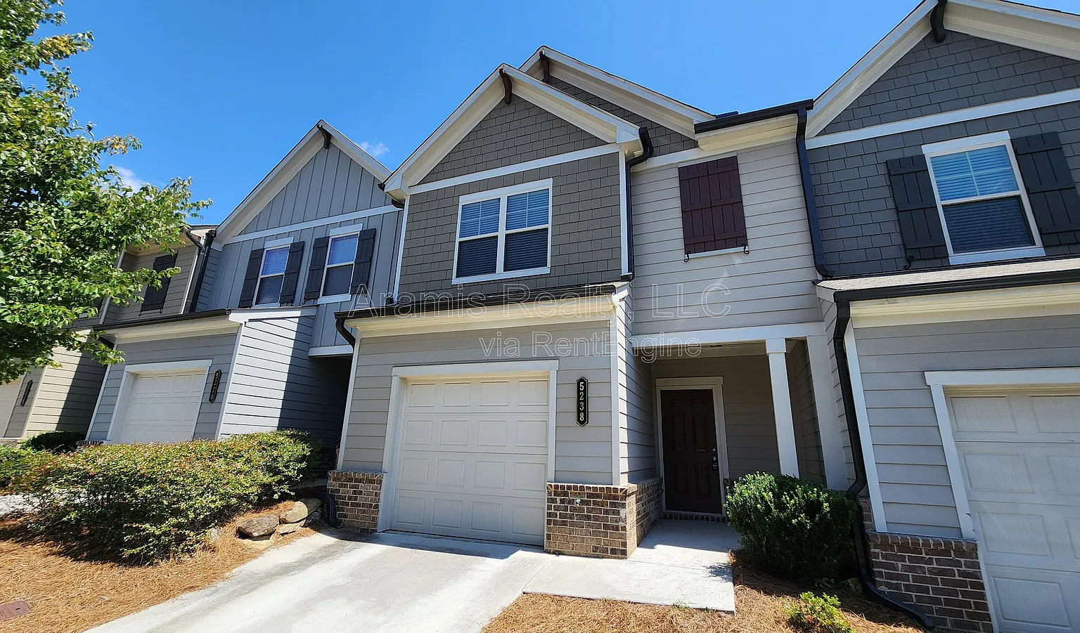 3 bed, 2.5 bath, 1500 sqft, $1,995 — Photo 1