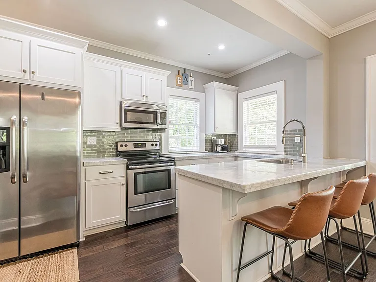 1847 Walker Ave — Photo 4
