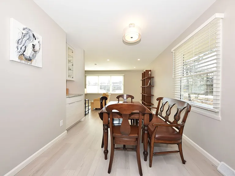 1538 W Liebau Rd — Photo 9