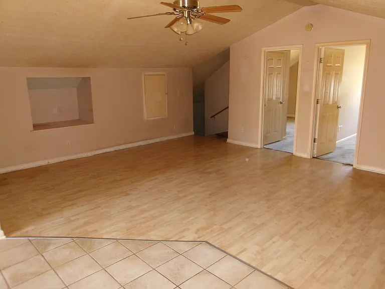 452 Logansport Rd #B — Photo 3