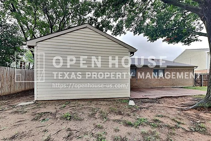 505 Yellowstone Dr — Photo 18