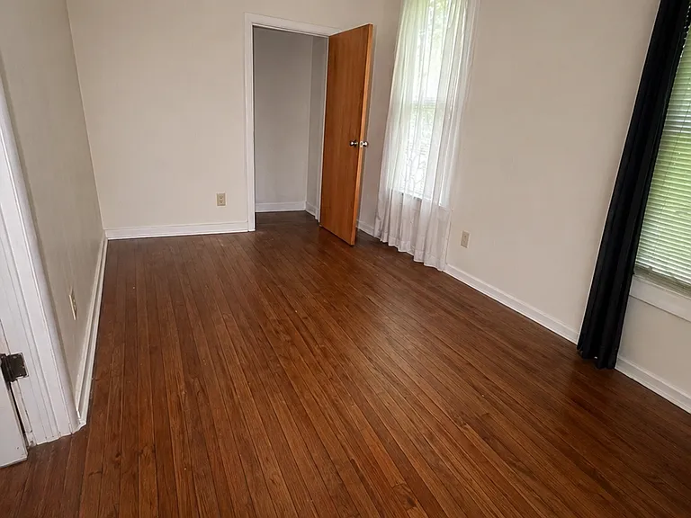 424 W Sycamore Ter — Photo 3