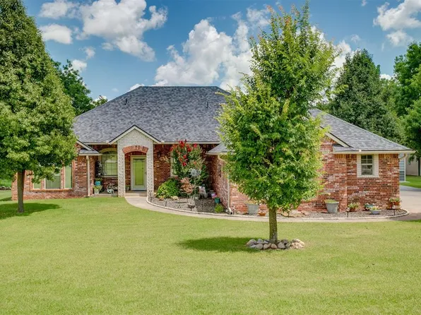 881 Oakley Dr, Blanchard, OK 73010